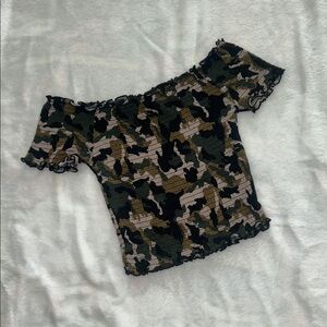 Camo print design off the shoulder elastic top